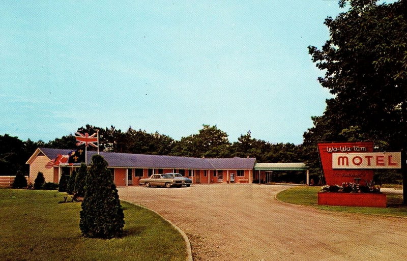 Wawatam Motel - Vintage Postcard